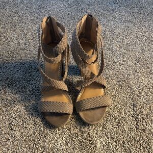 LC Lauren Conrad Braided Brown Heels